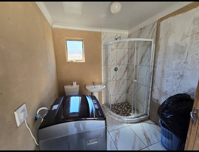 2 BEDROOM FREEHOLD FOR SALE IN MOFFAT VIEW